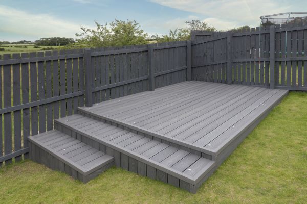 Cost of Vinyl Deck Construction in Wheaton
